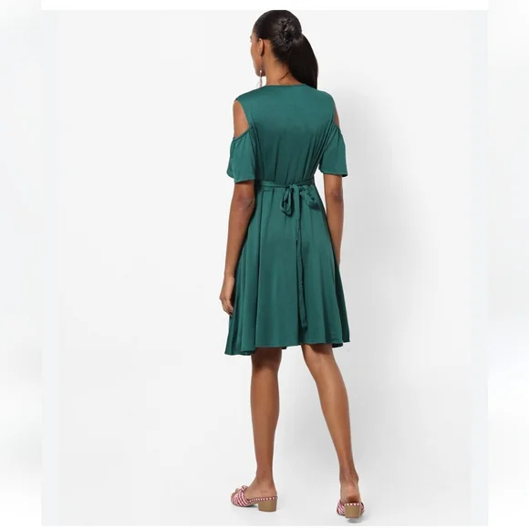 Unamed Wrap Dress with cold shoulder detailing Size 0XL in hunter green - Picture 7 of 11